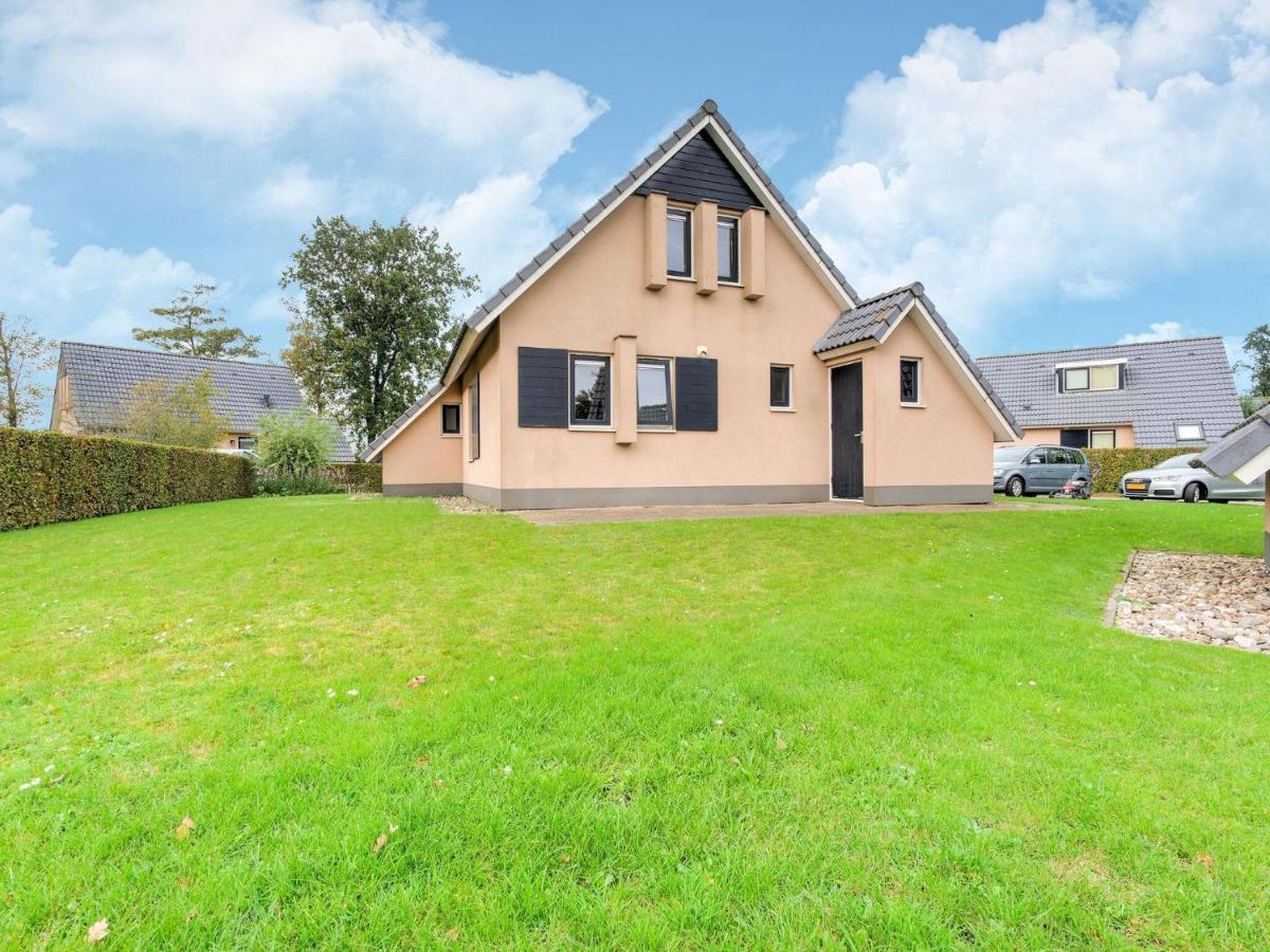Serene Holiday Home In Gaasterl N Sleat Sondel Luaran gambar