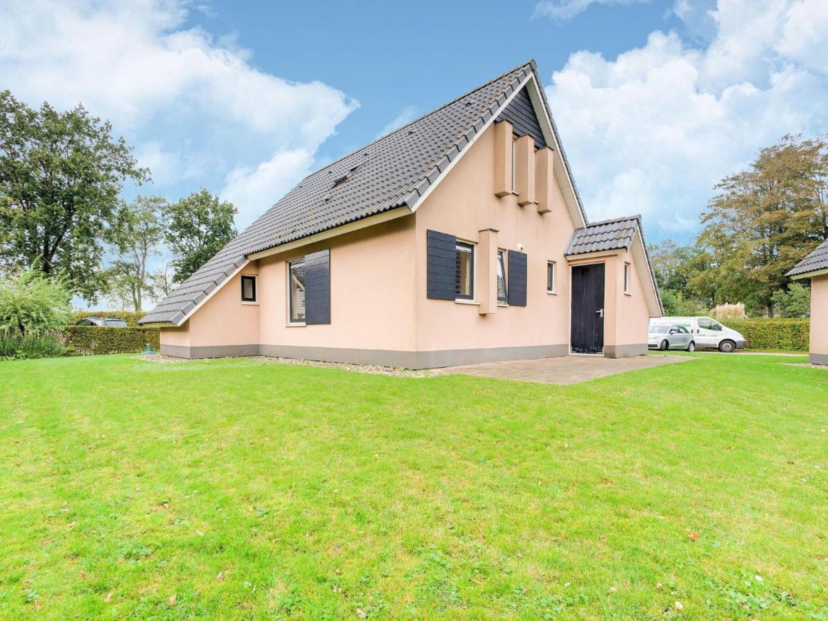 Serene Holiday Home In Gaasterl N Sleat Sondel Luaran gambar