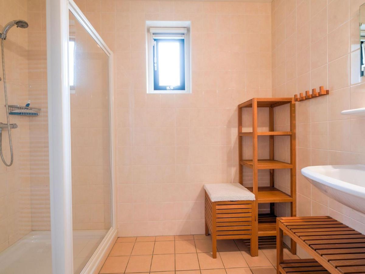 Serene Holiday Home In Gaasterl N Sleat Sondel Luaran gambar
