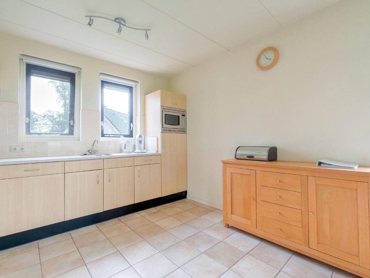 Serene Holiday Home In Gaasterl N Sleat Sondel Luaran gambar
