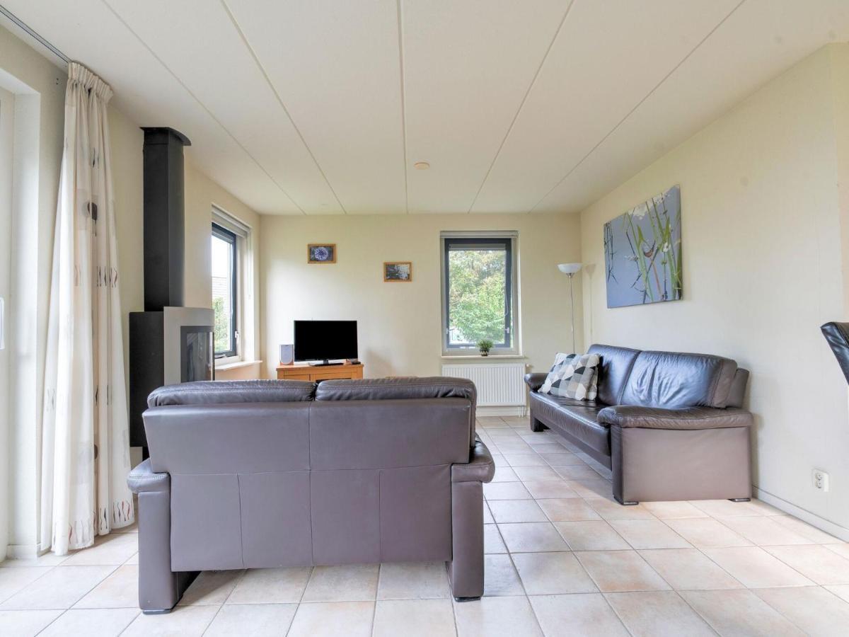 Serene Holiday Home In Gaasterl N Sleat Sondel Luaran gambar