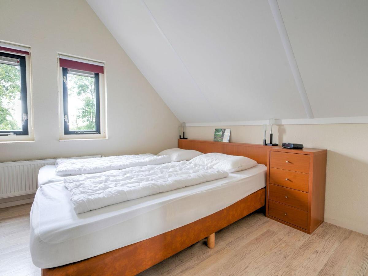 Serene Holiday Home In Gaasterl N Sleat Sondel Luaran gambar